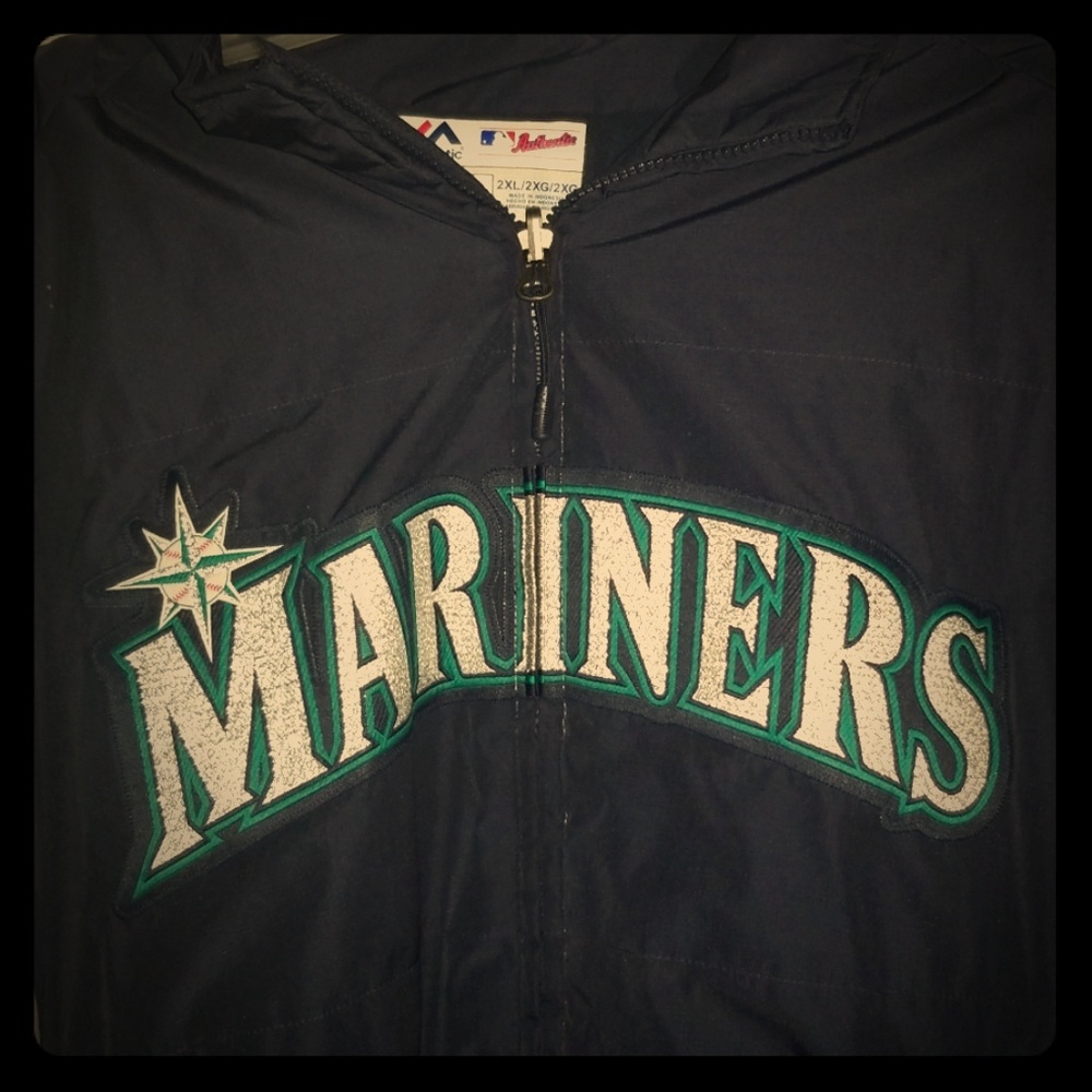 Jacket with zipper